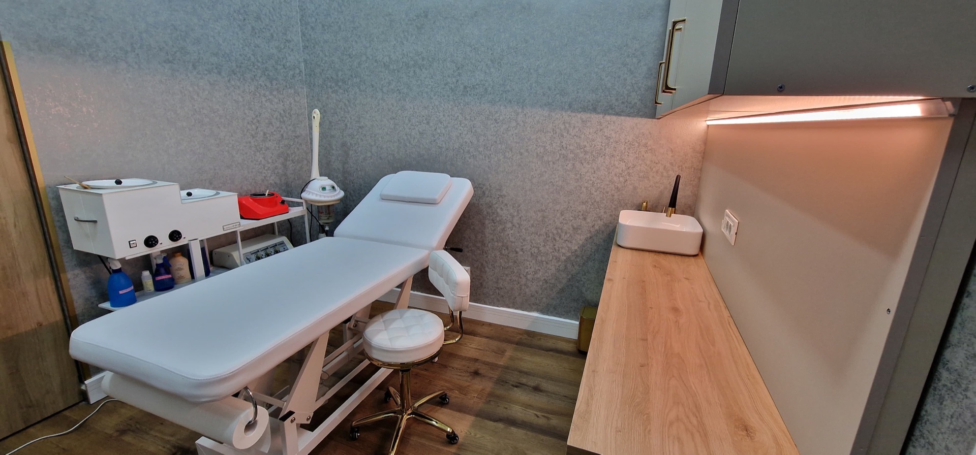 Salon premium de înfrumusețare Glossy Boutique București